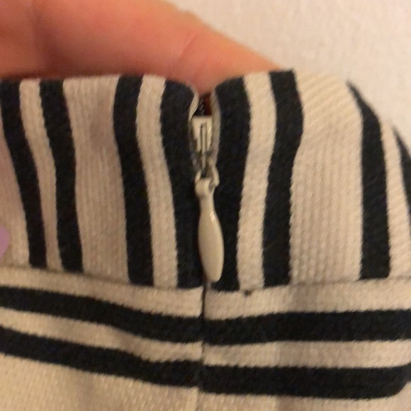 Striped Pencil Skirt - Picture 5 of 6